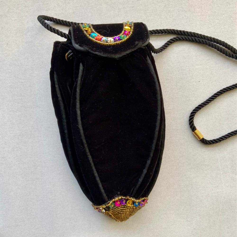 VINTAGE MAGIE NOIRE LANCÔME BLACK VELVET SEQUINED CROSSBODY EVENING BAG PURSE - Picture 7 of 9